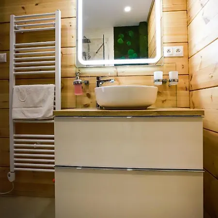 Elis * ולקה לומניקה